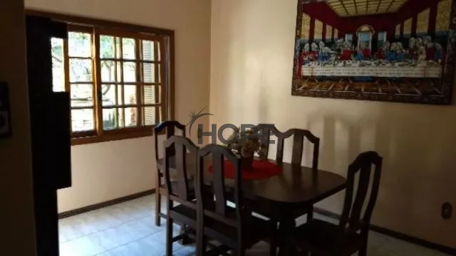 LINDA CASA À VENDA NUM DOS MELHORES BAIRROS DE CAPÃO DA CANOA!: 2ª foto da galeria de imagens do imóvel