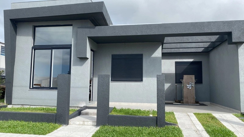 Casa com 2 dormitórios, sendo um suíte, em Xangri-lá: 1ª foto da galeria de imagens do imóvel