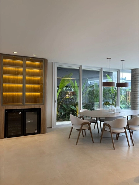 Casa em condomínio com 4 suítes: 6ª foto da galeria de imagens do imóvel