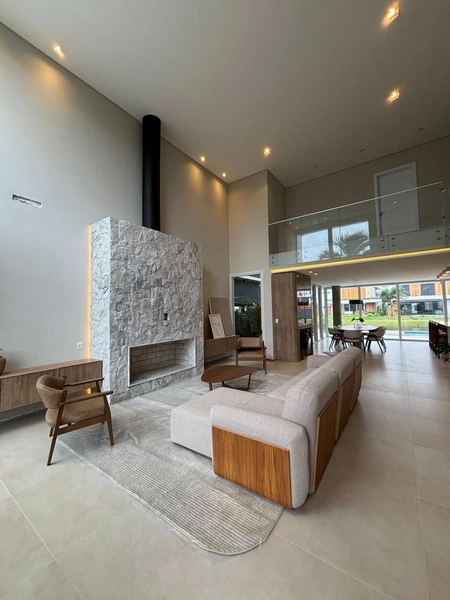 Casa em condomínio com 4 suítes: 4ª foto da galeria de imagens do imóvel