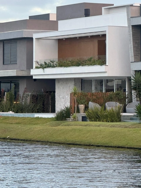 Casa em condomínio com 4 suítes: 10ª foto da galeria de imagens do imóvel