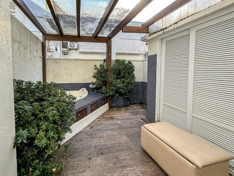 CASA EM CONDOMÍNIO FECHADO EM XANGRI-LÁ: 5ª foto da galeria de imagens do imóvel