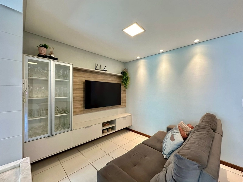APARTAMENTO Á POUCOS METROS DO MAR EM CAPÃO DA CANOA: 2ª foto da galeria de imagens do imóvel