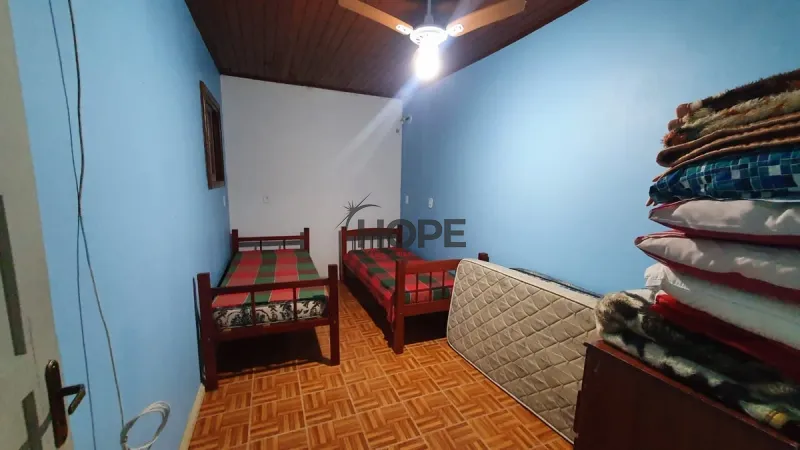Casa com 4 dormitórios, sendo um suite em Atlantida Sul: 1ª foto da galeria de imagens do imóvel