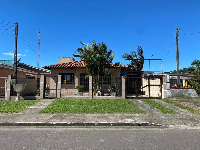 LINDA CASA À VENDA EM CAPÃO NOVO!: 1ª foto da galeria de imagens do imóvel