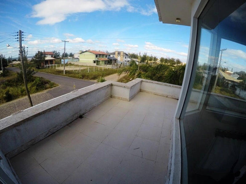 Casa 5 dormitórios em Capão da Canoa: 2ª foto da galeria de imagens do imóvel