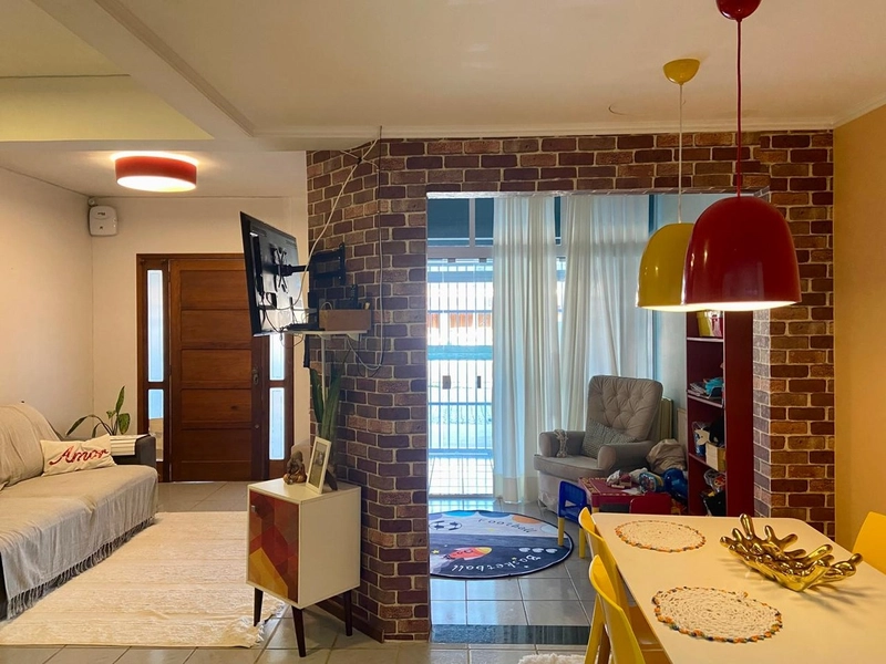 Casa 5 dormitórios em Capão da Canoa: 1ª foto da galeria de imagens do imóvel