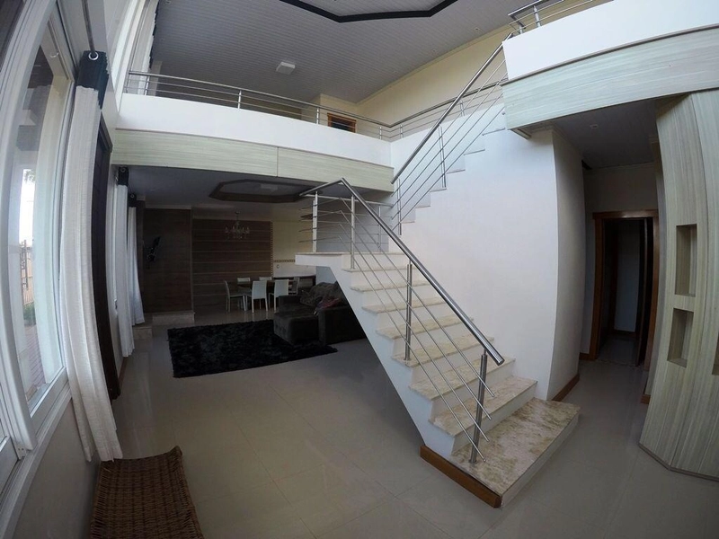 Casa 5 dormitórios em Capão da Canoa: 3ª foto da galeria de imagens do imóvel