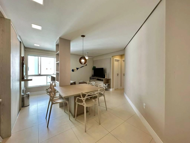 APARTAMENTO DE 01 DORMITÓRIO A UMA QUADRA DO MAR: 1ª foto da galeria de imagens do imóvel