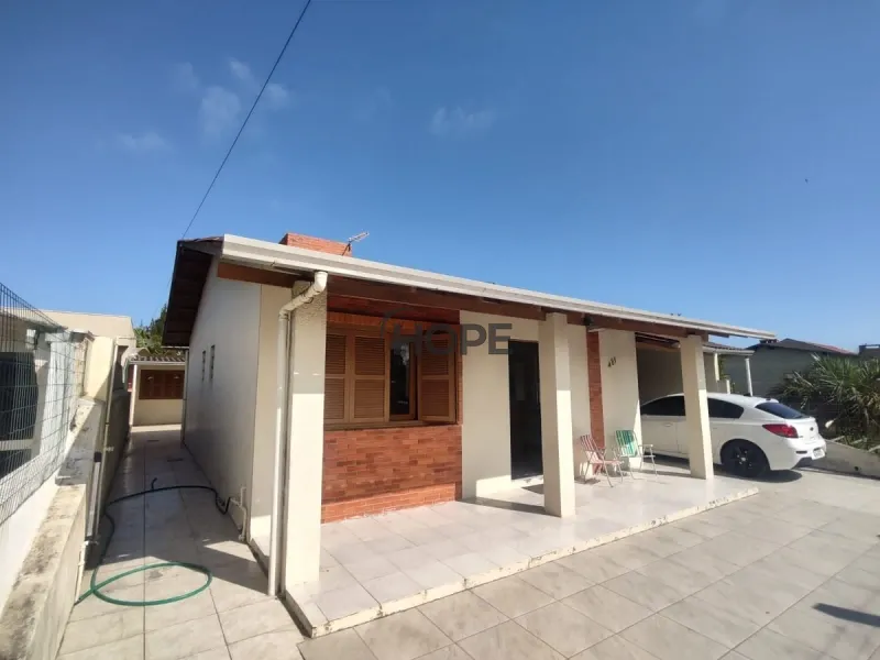 Casa com 4 dormitórios em Atlantida Sul: 7ª foto da galeria de imagens do imóvel