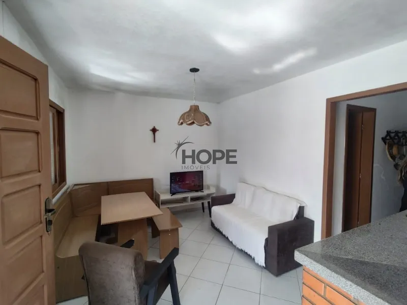 Casa com 4 dormitórios em Atlantida Sul: 5ª foto da galeria de imagens do imóvel