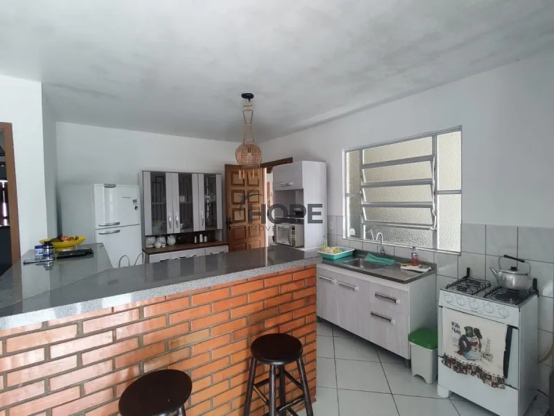 Casa com 4 dormitórios em Atlantida Sul: 8ª foto da galeria de imagens do imóvel