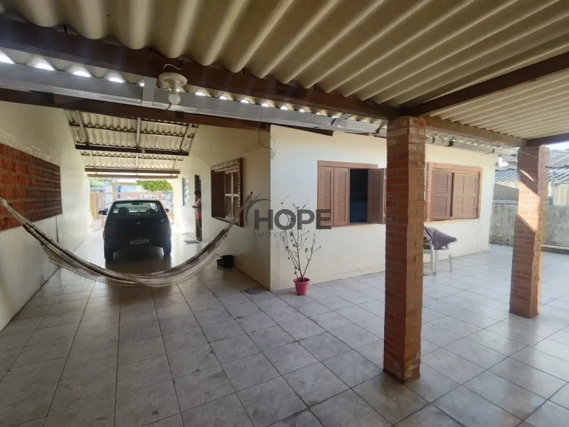 Casa com 4 dormitórios em Atlantida Sul: 3ª foto da galeria de imagens do imóvel