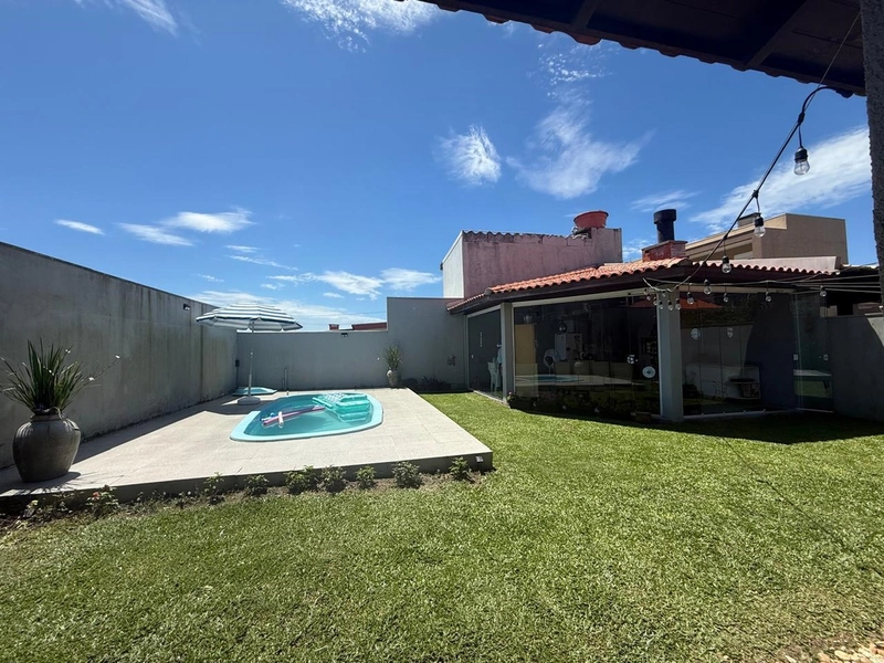 casa com 3 dormitórios próxima ao mar: 8ª foto da galeria de imagens do imóvel
