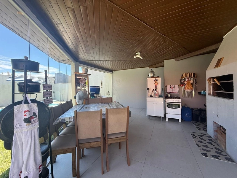 casa com 3 dormitórios próxima ao mar: 5ª foto da galeria de imagens do imóvel