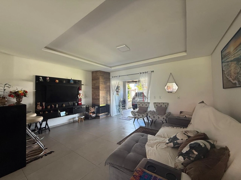 casa com 3 dormitórios próxima ao mar: 2ª foto da galeria de imagens do imóvel