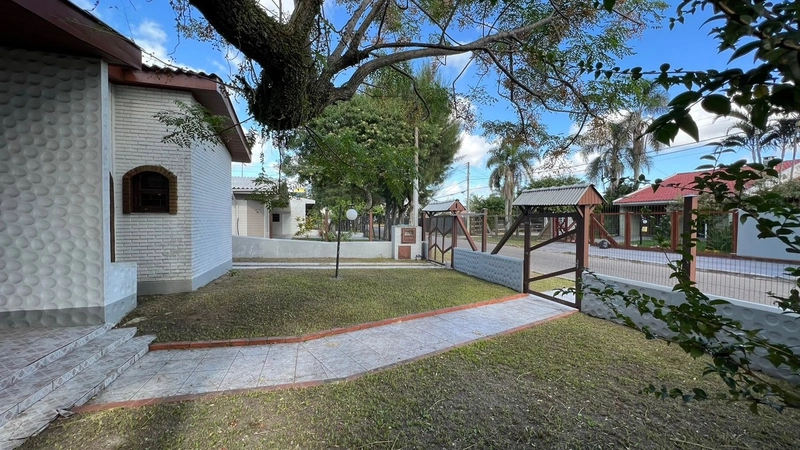 Casa a venda com 4 dormitórios, sendo 2 suítes em Capão da Canoa!: 12ª foto da galeria de imagens do imóvel