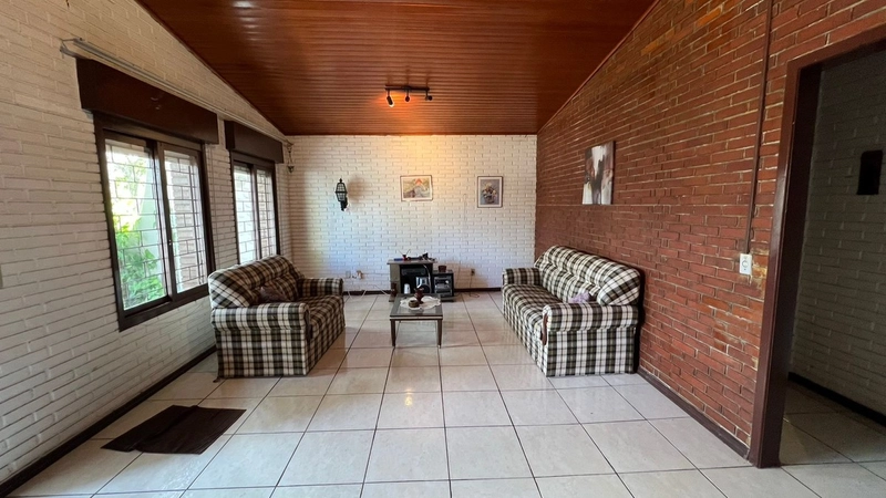 Casa a venda com 4 dormitórios, sendo 2 suítes em Capão da Canoa!: 8ª foto da galeria de imagens do imóvel