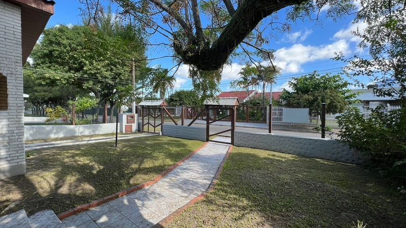 Casa a venda com 4 dormitórios, sendo 2 suítes em Capão da Canoa!: 10ª foto da galeria de imagens do imóvel