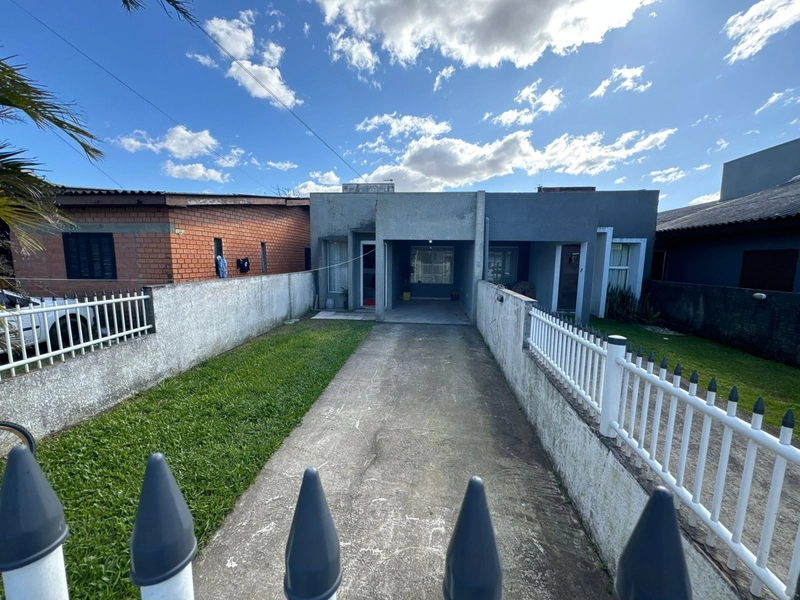 Casa geminada frente mar à venda em Capão da Canoa!: 1ª foto da galeria de imagens do imóvel