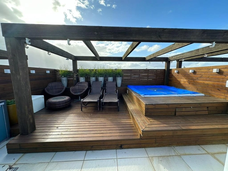 DUPLEX C/ JACUZZI EM CONDOMÍNIO FECHADO/ATLÂNTIDA: 3ª foto da galeria de imagens do imóvel