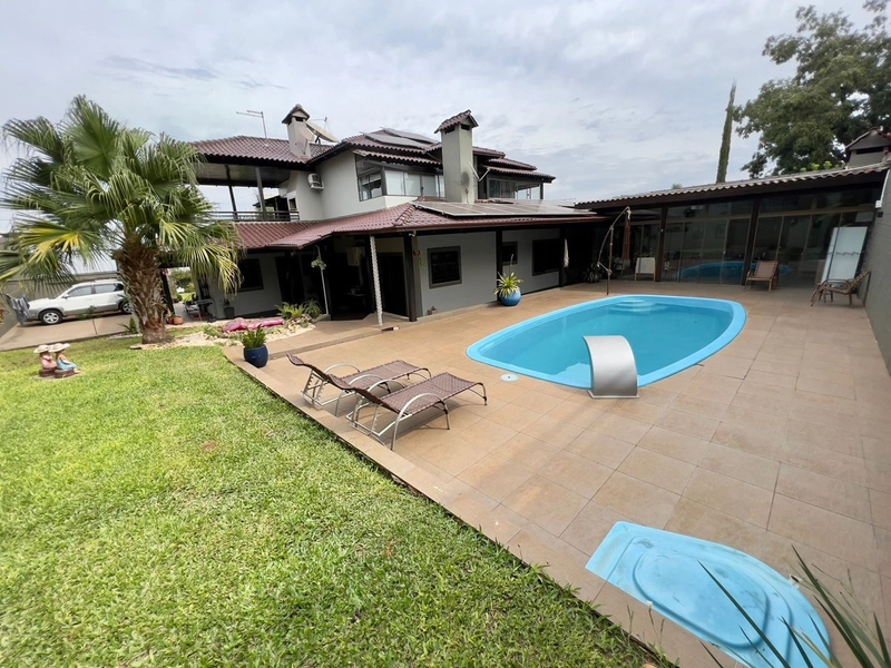 Casa alto padrão em Ijuí: 18ª foto da galeria de imagens do imóvel