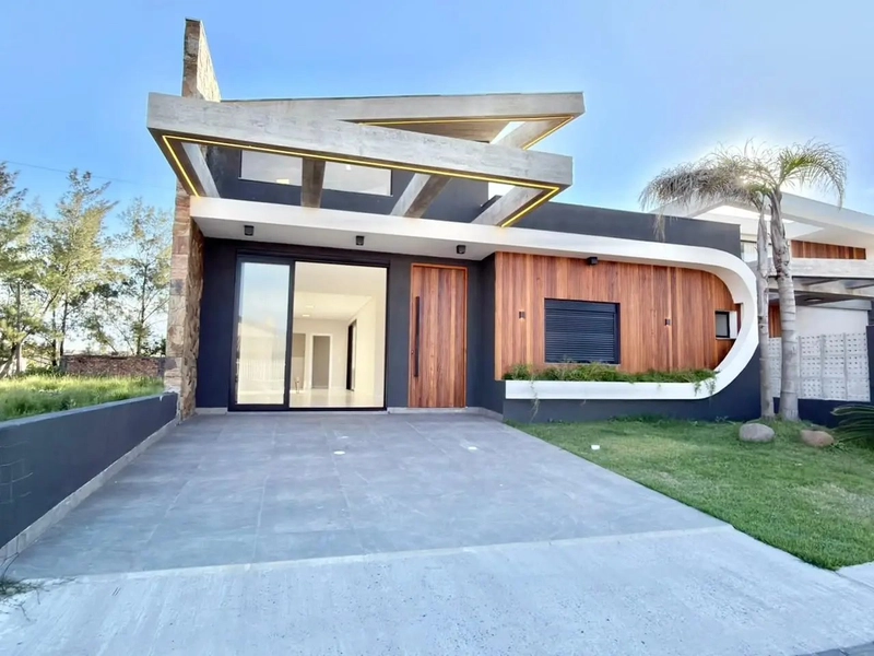 CASA À VENDA: 1ª foto da galeria de imagens do imóvel