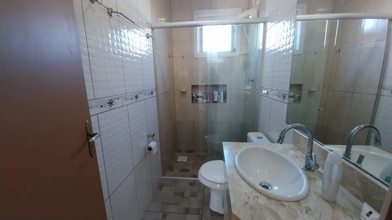 Casa a venda com 3 dormitórios, suite e piscina em Capão da Canoa: 12ª foto da galeria de imagens do imóvel