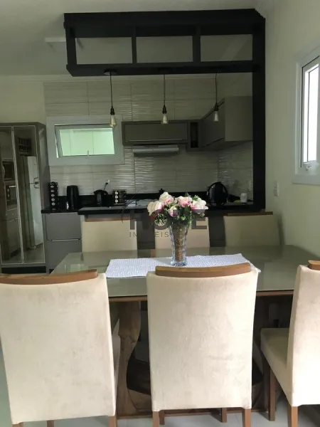 Casa mobiliada, decorada e com sistema de automação completo em Capão: 4ª foto da galeria de imagens do imóvel
