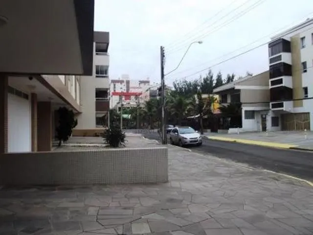 Junto a praça Flavio Boianoviski e a 01 quadra do Mar!: 2ª foto da galeria de imagens do imóvel