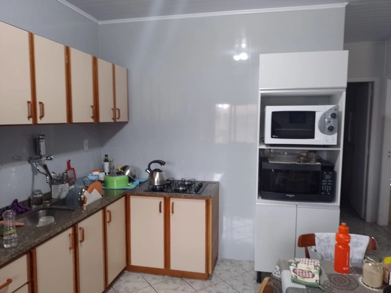 Casa com dois dormitórios em Atlântida Sul: 3ª foto da galeria de imagens do imóvel