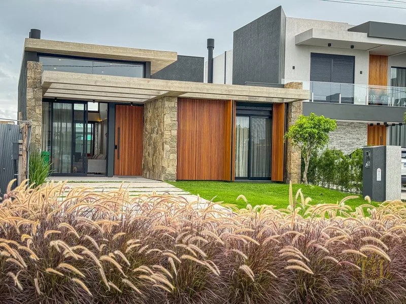 Casa de Alto Padrão com piscina no Condomínio Sunset: 2ª foto da galeria de imagens do imóvel