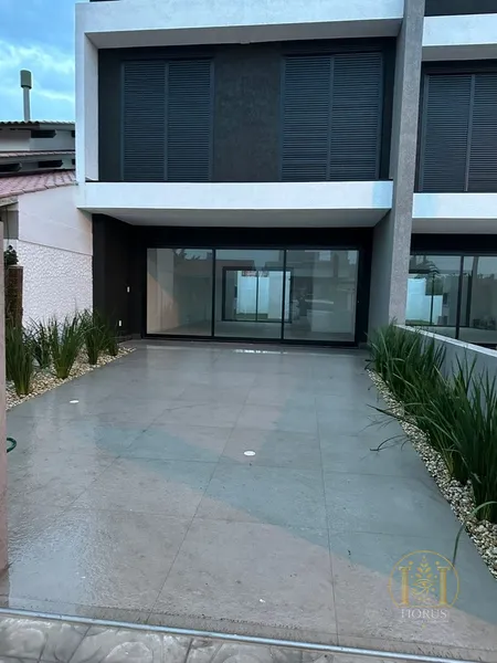 Sobrado moderno no Centro de Xangri-lá: 3ª foto da galeria de imagens do imóvel