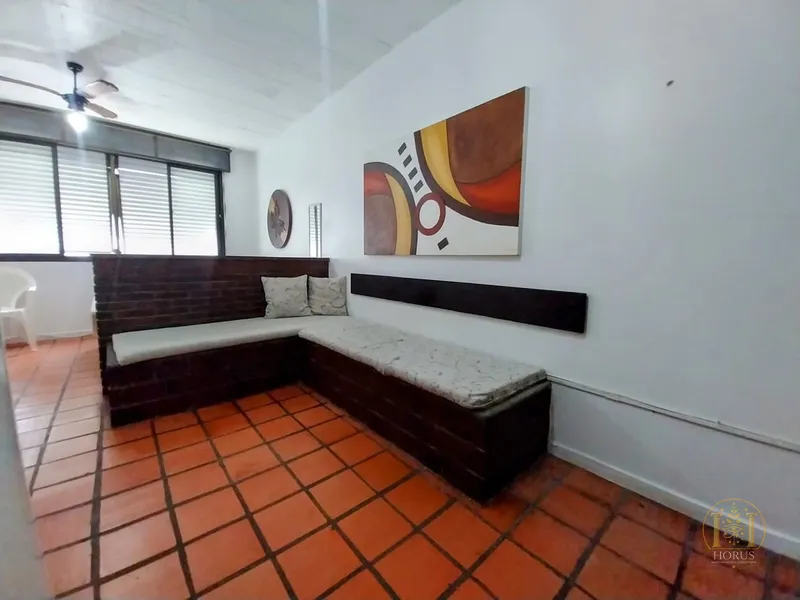 APARTAMENTO MEIA QUADRA DO MAR - CENTRO DE CAPÃO DA CANOA: 2ª foto da galeria de imagens do imóvel