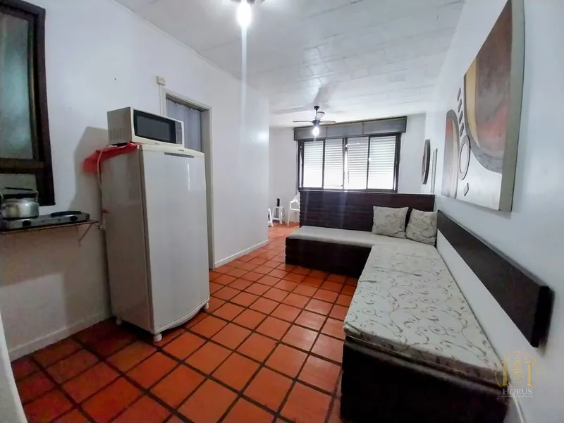 APARTAMENTO MEIA QUADRA DO MAR - CENTRO DE CAPÃO DA CANOA: 14ª foto da galeria de imagens do imóvel