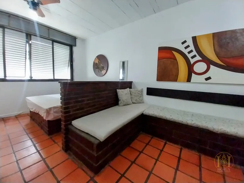 APARTAMENTO MEIA QUADRA DO MAR - CENTRO DE CAPÃO DA CANOA: 1ª foto da galeria de imagens do imóvel