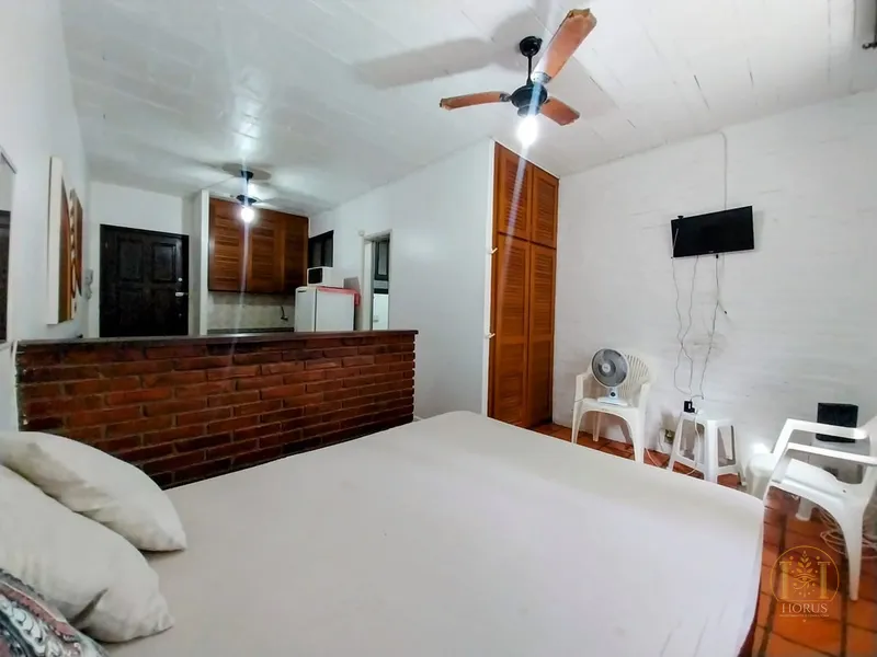 APARTAMENTO MEIA QUADRA DO MAR - CENTRO DE CAPÃO DA CANOA: 3ª foto da galeria de imagens do imóvel