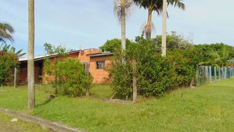 Casa de esquina com otima localização em Rainha do Mar: 1ª foto da galeria de imagens do imóvel