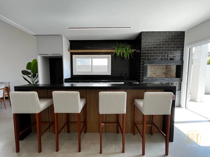 Casa da alto padrão a UMA quadra do mar em Xangri-lá.: 9ª foto da galeria de imagens do imóvel