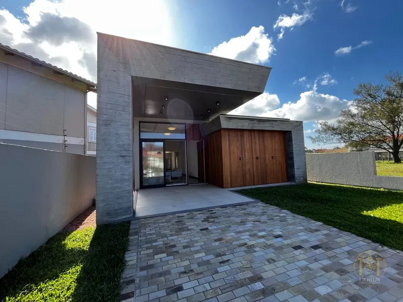 Casa da alto padrão a UMA quadra do mar em Xangri-lá.: 2ª foto da galeria de imagens do imóvel