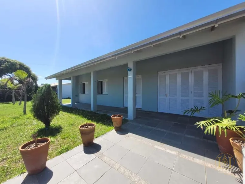 Maravilhosa Casa Térrea Mobiliada com 2 Terrenos: 1ª foto da galeria de imagens do imóvel