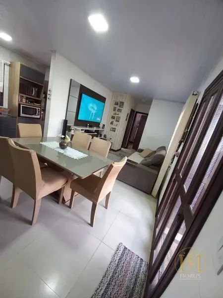 Casa 2 dormitórios de terreno inteiro em CAPÃO DA CANOA: 3ª foto da galeria de imagens do imóvel