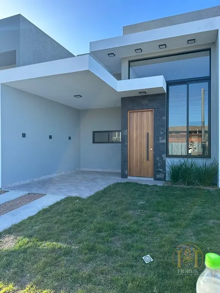 Seu Novo Lar: Casa com 3 Quartos e Terraço a 3 Quadras do Mar!: 2ª foto da galeria de imagens do imóvel