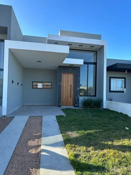 Seu Novo Lar: Casa com 3 Quartos e Terraço a 3 Quadras do Mar!: 1ª foto da galeria de imagens do imóvel