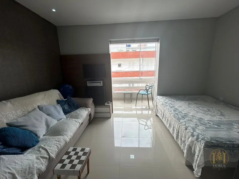 APARTAMENTO CENTRAL COM VISTA PARA A PRAÇA: 6ª foto da galeria de imagens do imóvel