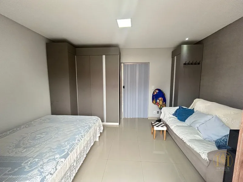 APARTAMENTO CENTRAL COM VISTA PARA A PRAÇA: 10ª foto da galeria de imagens do imóvel