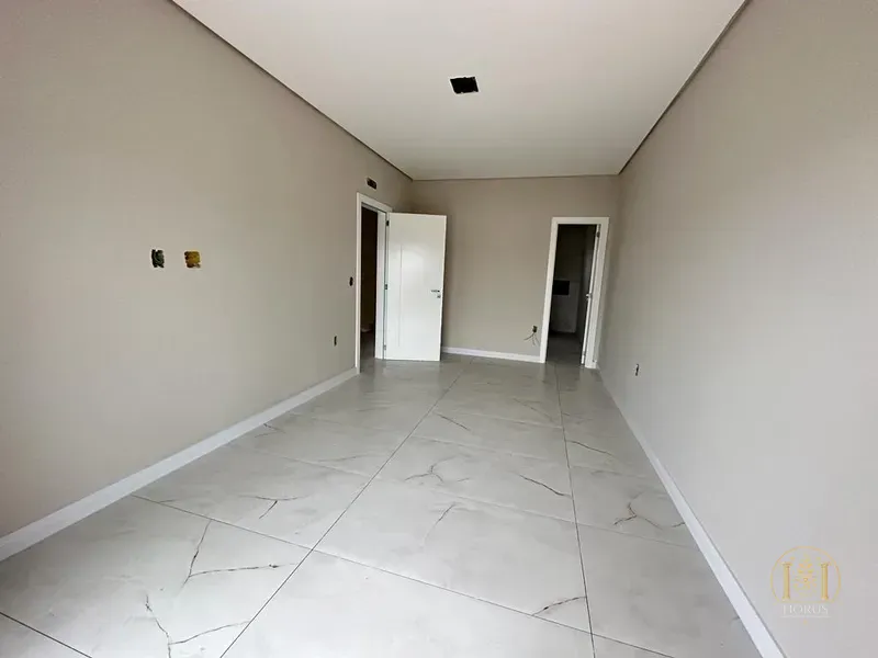 EXCELENTE SOBRADO À DUAS QUADRAS DO MAR À VENDA EM CAPÃO DA CANOA!: 18ª foto da galeria de imagens do imóvel