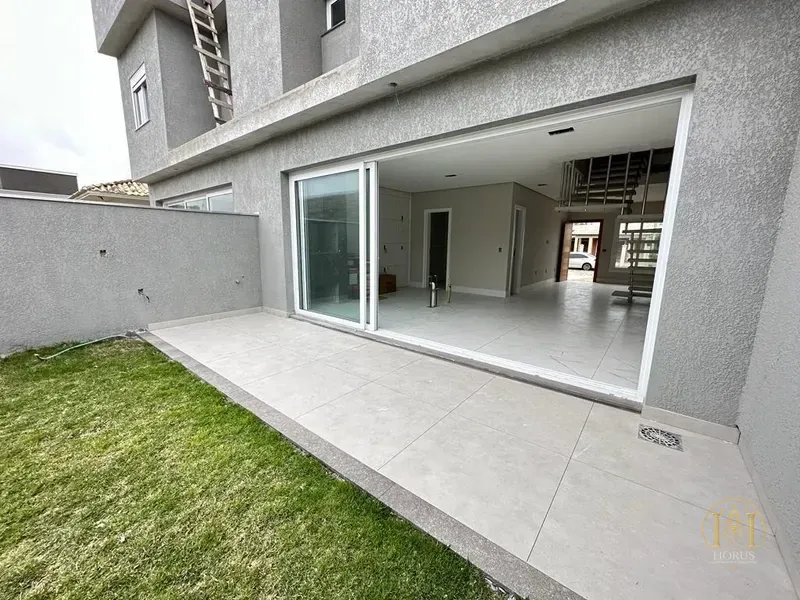 EXCELENTE SOBRADO À DUAS QUADRAS DO MAR À VENDA EM CAPÃO DA CANOA!: 26ª foto da galeria de imagens do imóvel