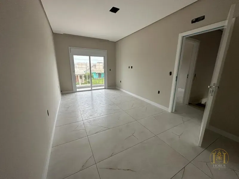 EXCELENTE SOBRADO À DUAS QUADRAS DO MAR À VENDA EM CAPÃO DA CANOA!: 24ª foto da galeria de imagens do imóvel