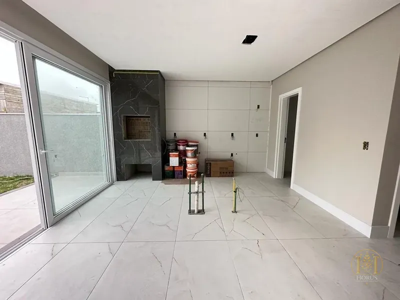 EXCELENTE SOBRADO À DUAS QUADRAS DO MAR À VENDA EM CAPÃO DA CANOA!: 17ª foto da galeria de imagens do imóvel